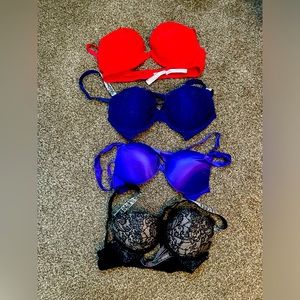 Bundle of Victoria secret bras some with sparkle